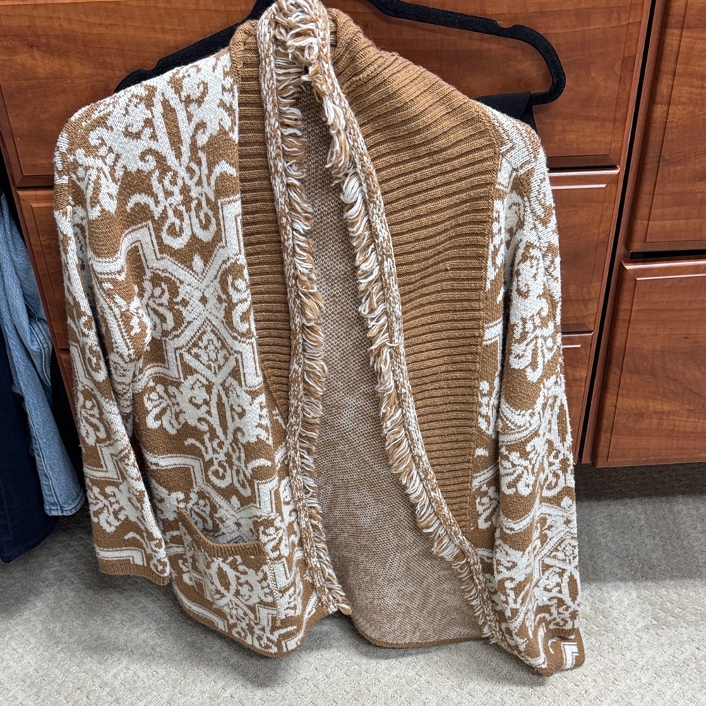 Women's Anthropologie Tan and Cream Cardigan Sweater